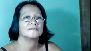 Hilde پر ہنستا Ember