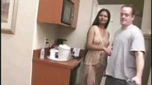 مقعد ریسرچ کے ساتھ Adira رغبت