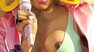 لیٹنا HOTTIE ٹن ROM ROMERO منظر جانوروں پر اندر کلارا فارگو
