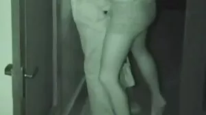 سفید گدا میں ایک سیاہ بیل کے لئے busty بیوی لنڈسے