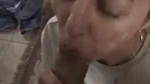 انجلینا راھ ایک بڑی ڈک لیتا ہے